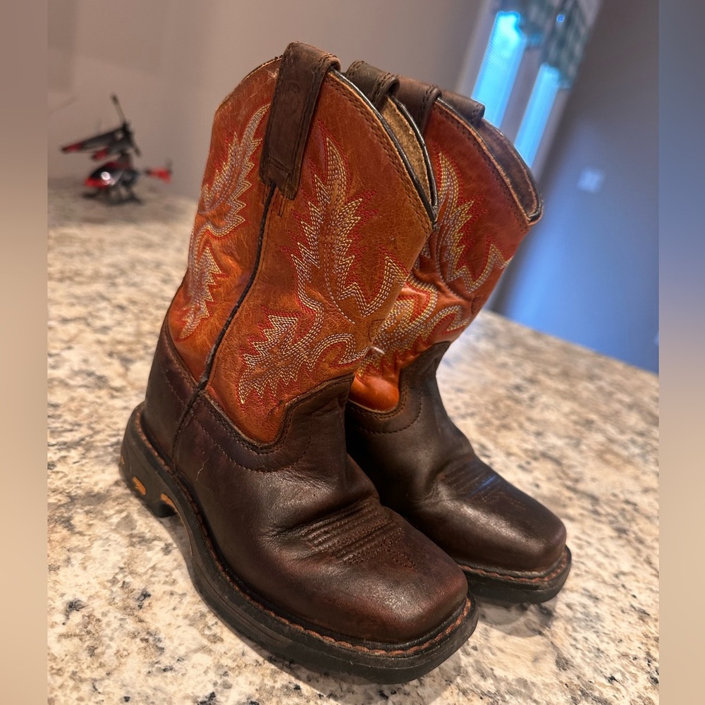 Ariat Workhog Wide Square Toe Boot Kid’s Size 9